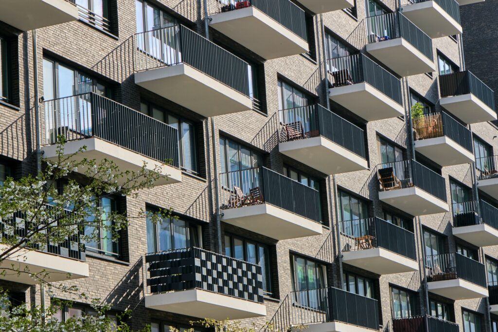facade d'un immeuble d'appartements moderne